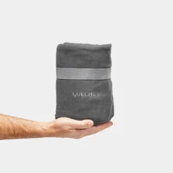 Quechua COUVERTURE EN POLAIRE - 150 X 130 CM -Quechua Promos Magasin couverture en polaire 150 x 130 cm 2